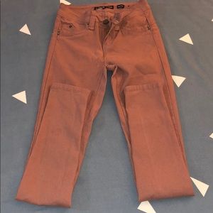 Ankle width skinny jeans